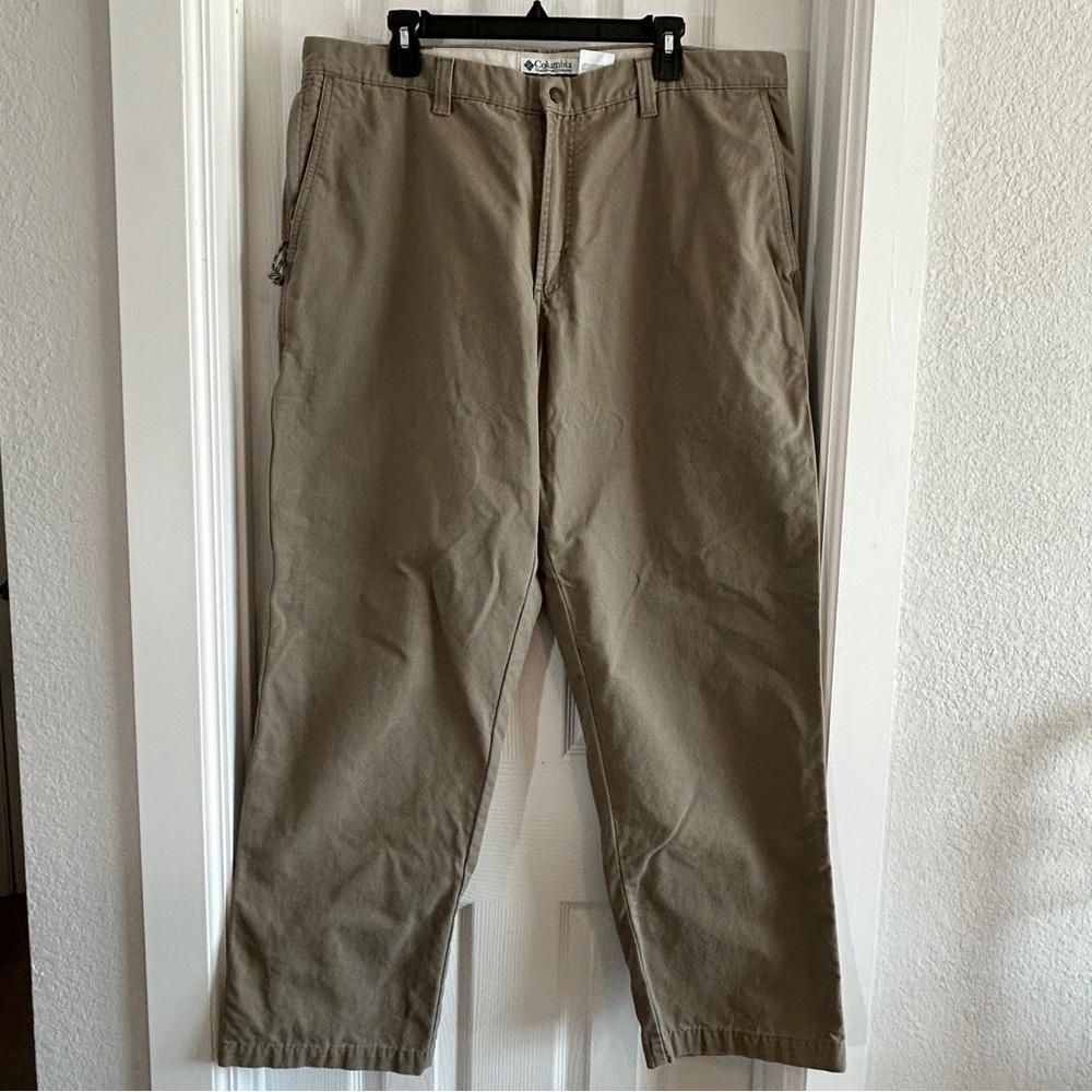 Columbia Men's Light Brown Flat Front Pant, 40x32